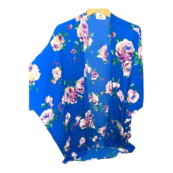 Betsy’s Boutique Shop Tops - Betsy’s Boutique Shop Blue Floral Boho Romantic Kimono Made In USA O/S
